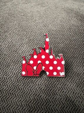 Disneyland 2025 Hidden Mickey - Minnie Castle - Wave B
